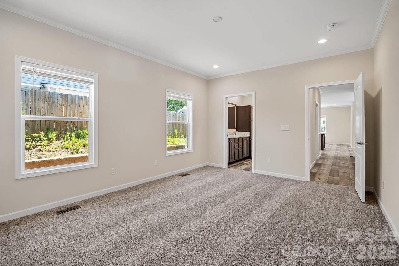 Listing Photo 17