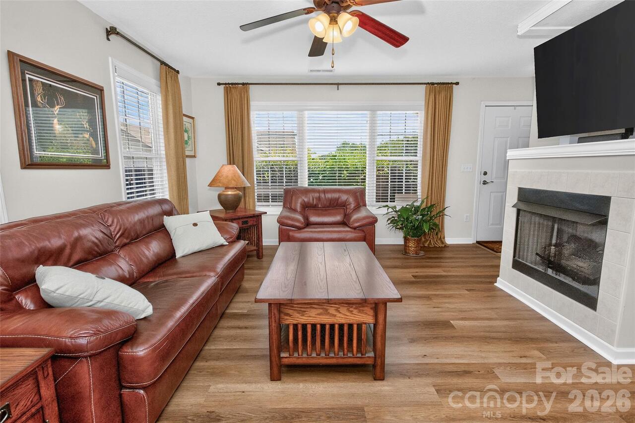 Listing Photo 8
