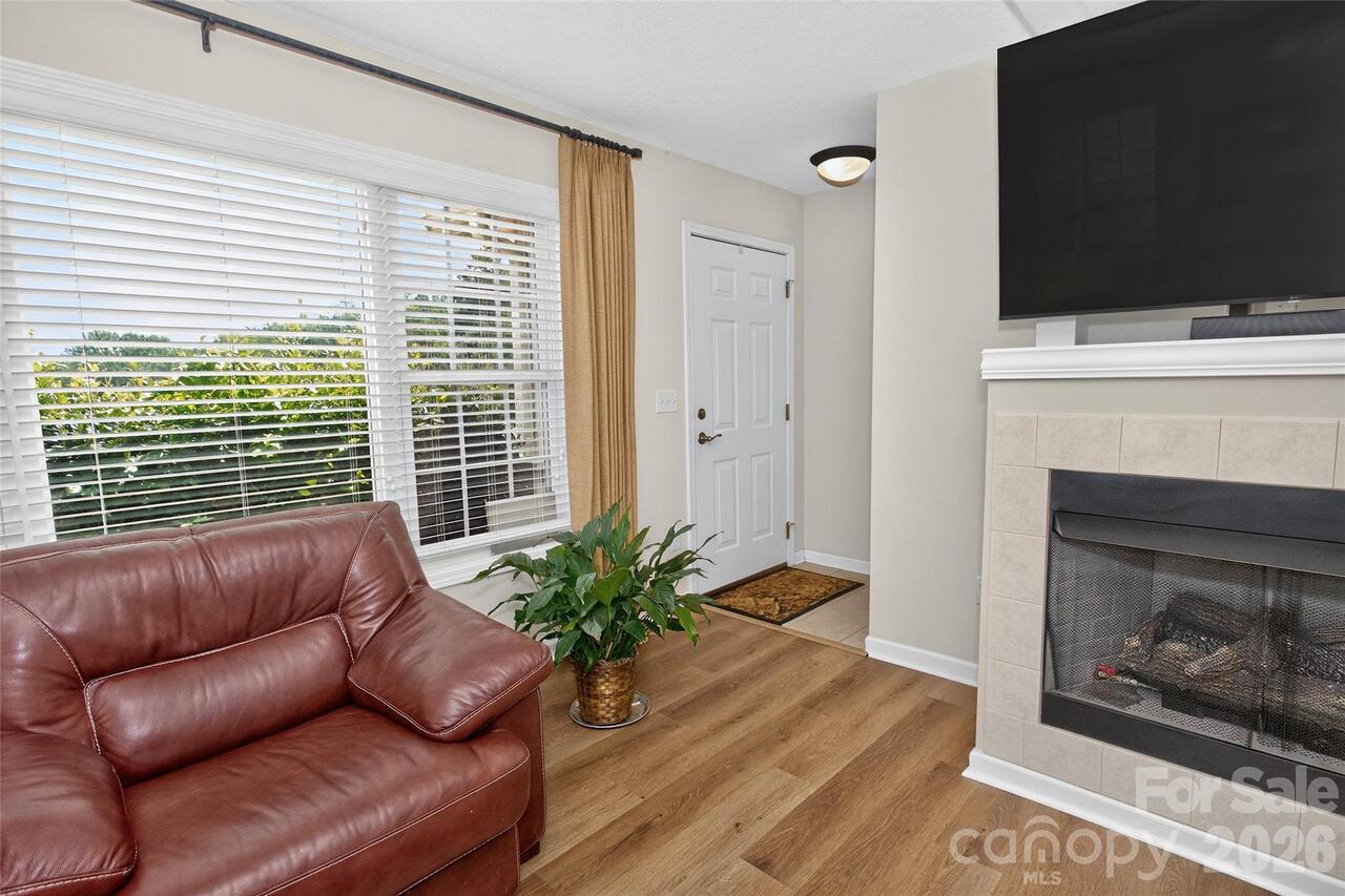 Listing Photo 9