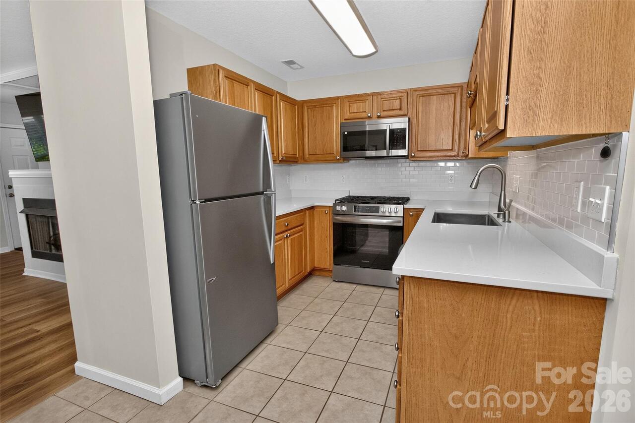 Listing Photo 12