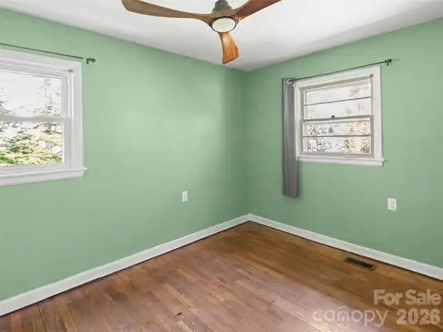 Listing Photo 16
