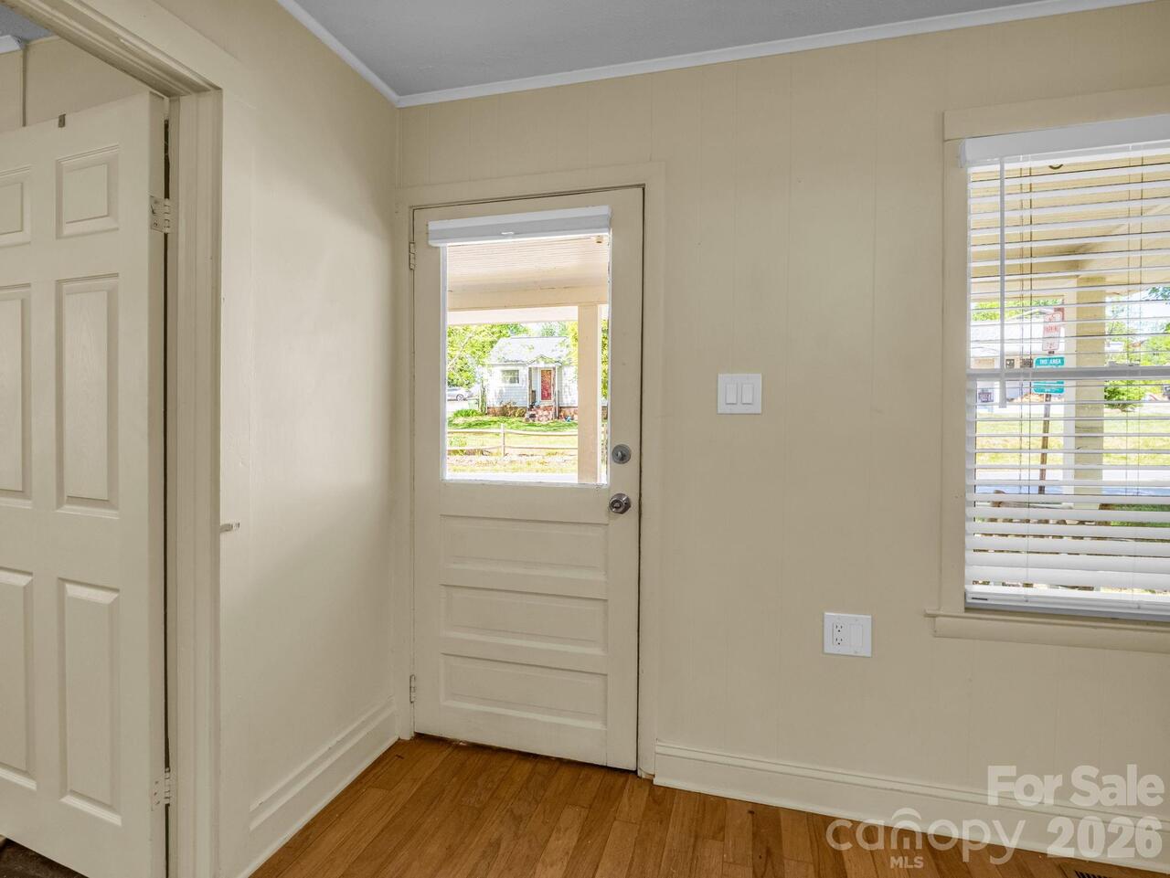 Listing Photo 6