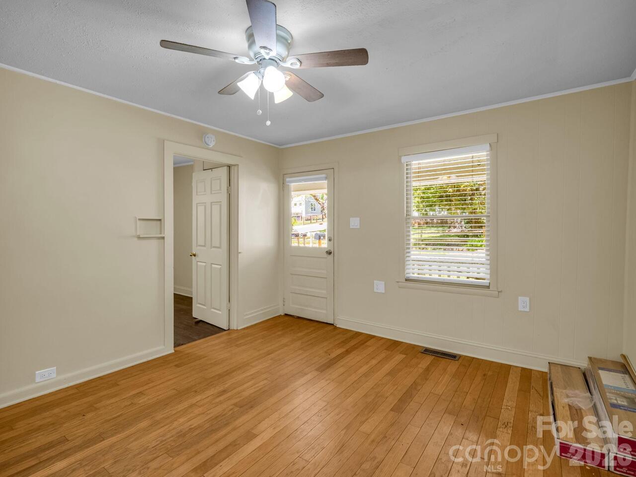 Listing Photo 7