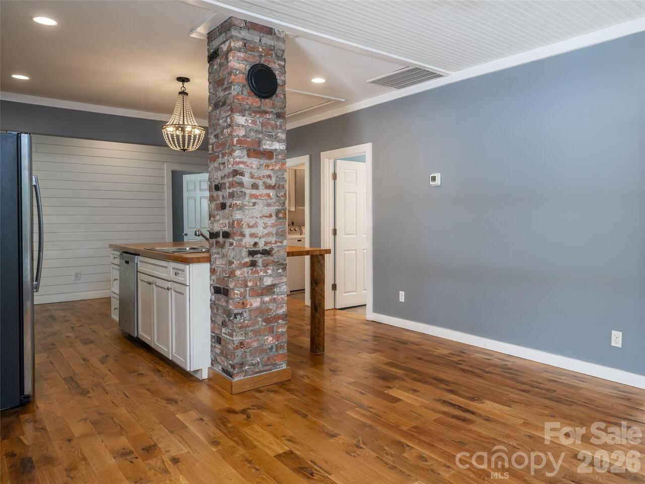 Listing Photo 7