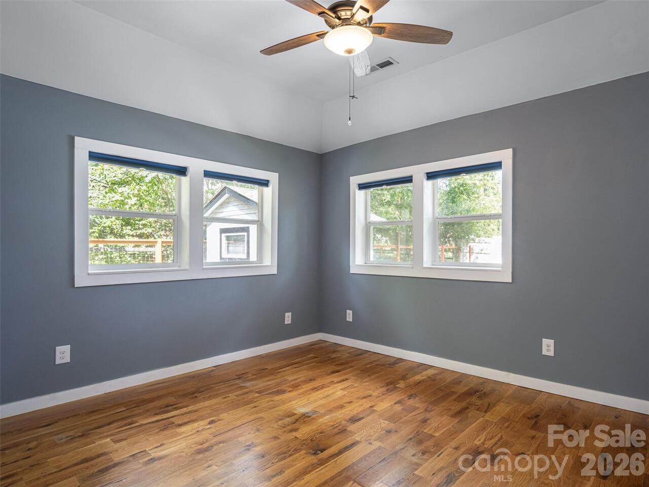 Listing Photo 16