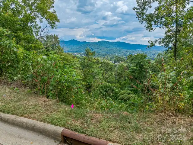 Listing Photo 9