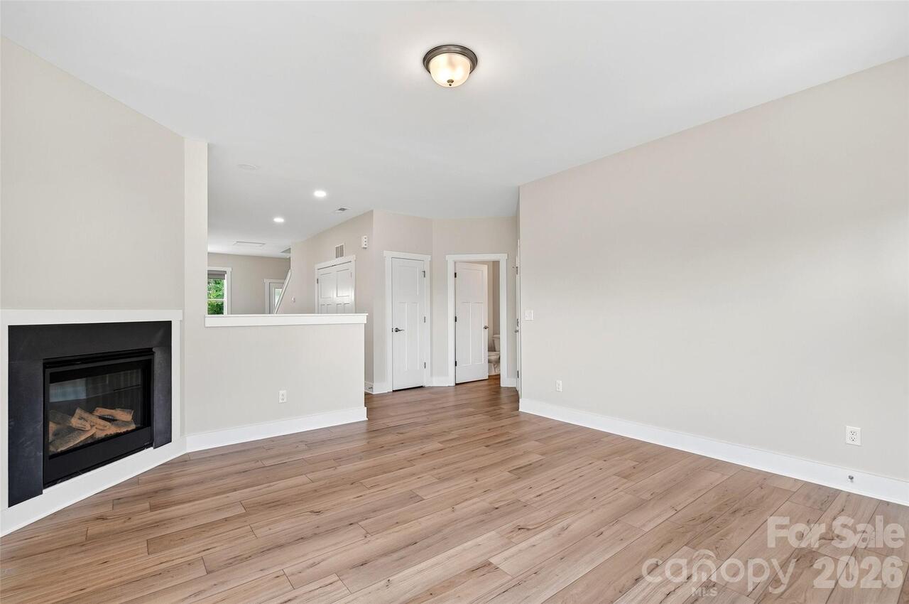Listing Photo 7