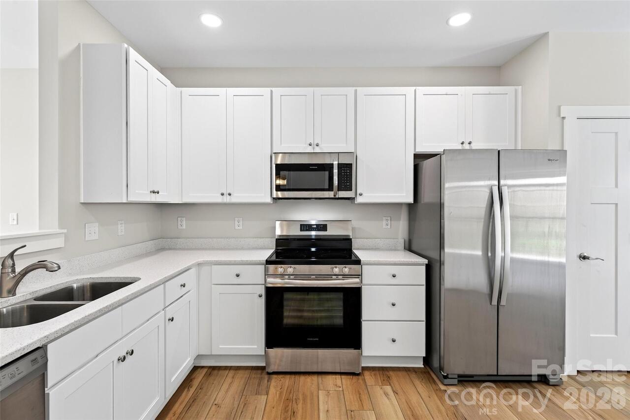 Listing Photo 10