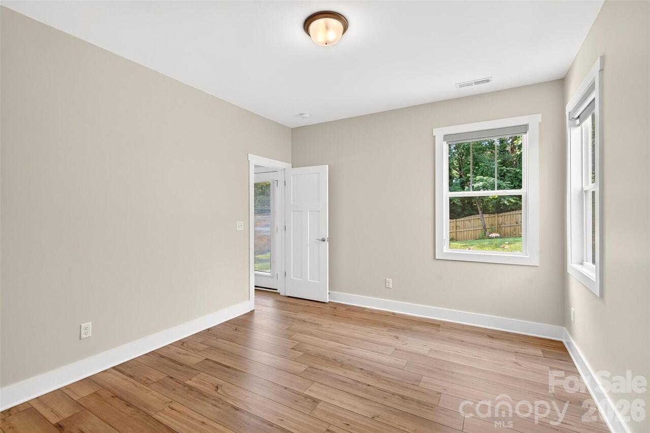 Listing Photo 17