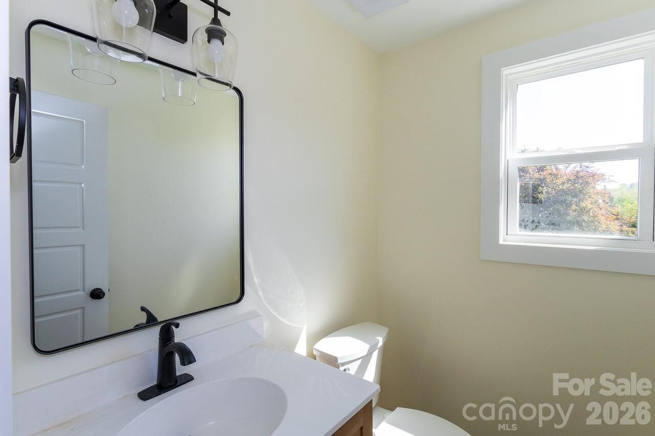Listing Photo 11