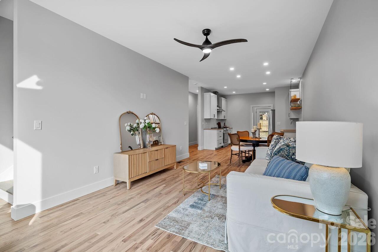 Listing Photo 8