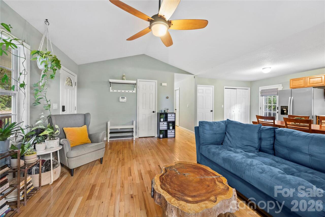 Listing Photo 7
