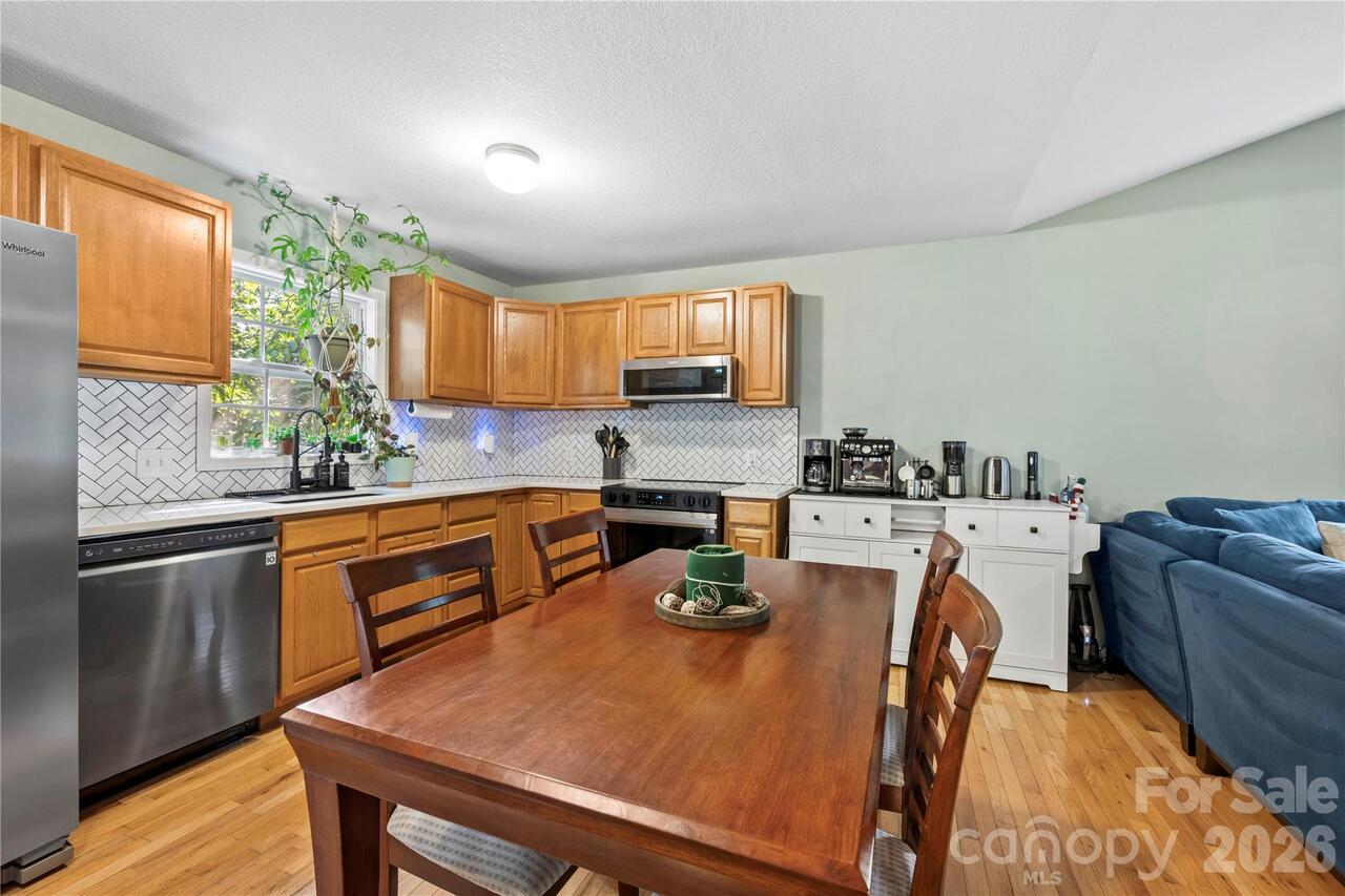 Listing Photo 9