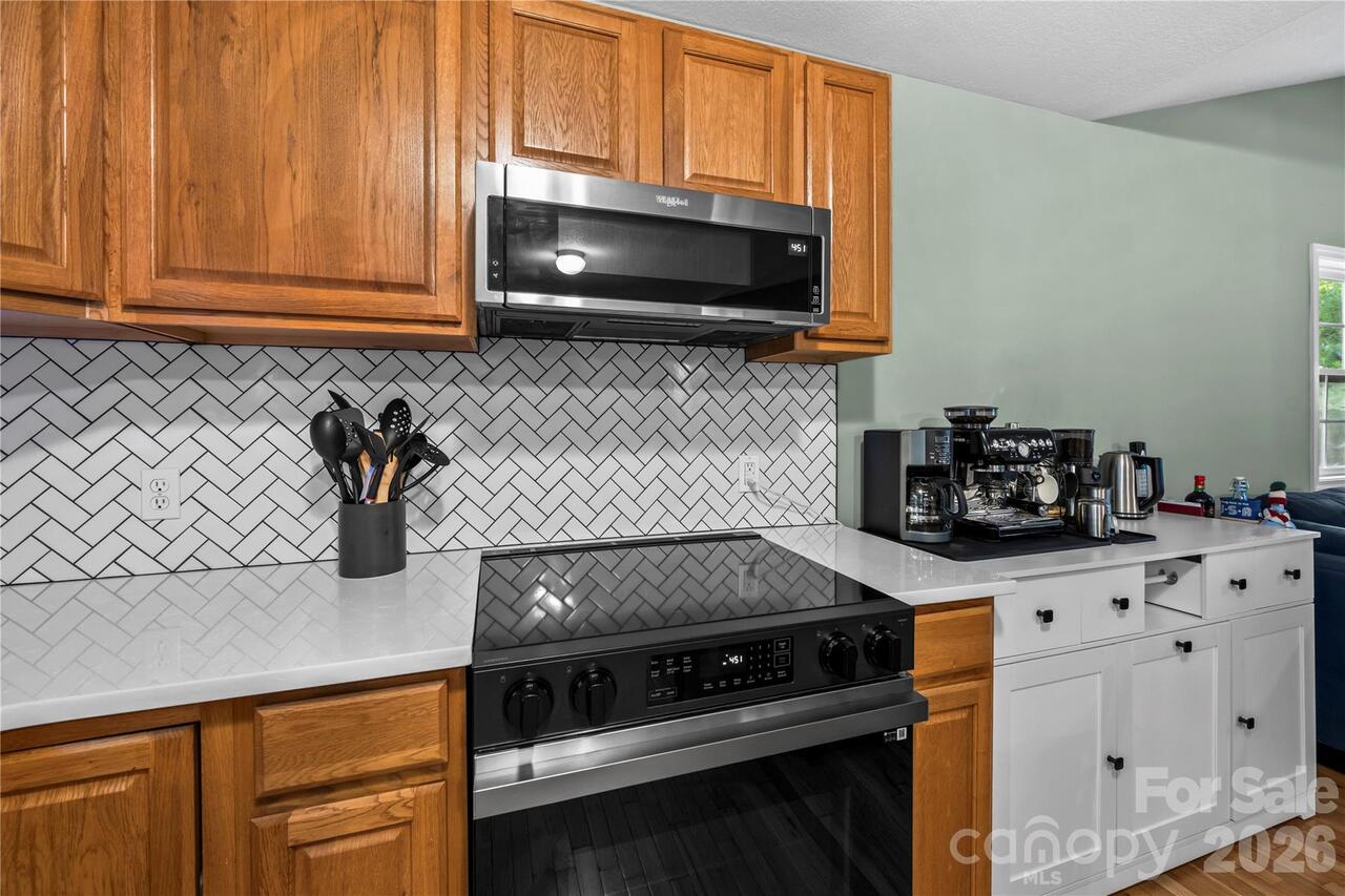 Listing Photo 11