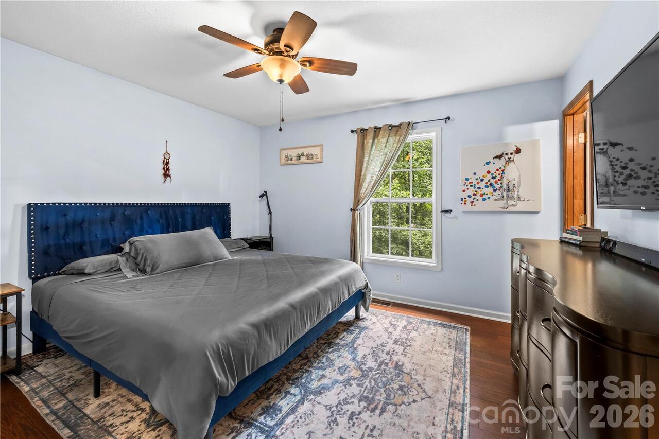 Listing Photo 16