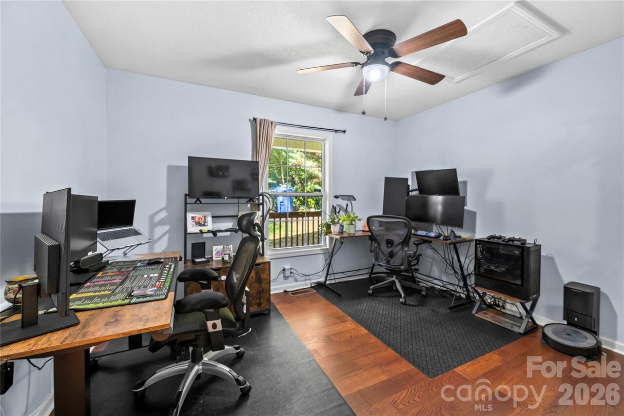 Listing Photo 19