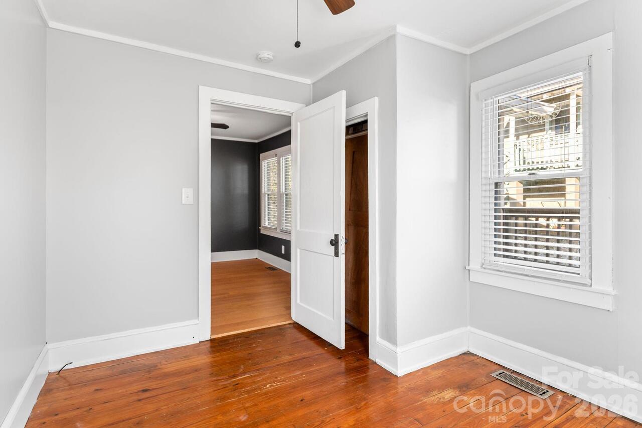Listing Photo 16
