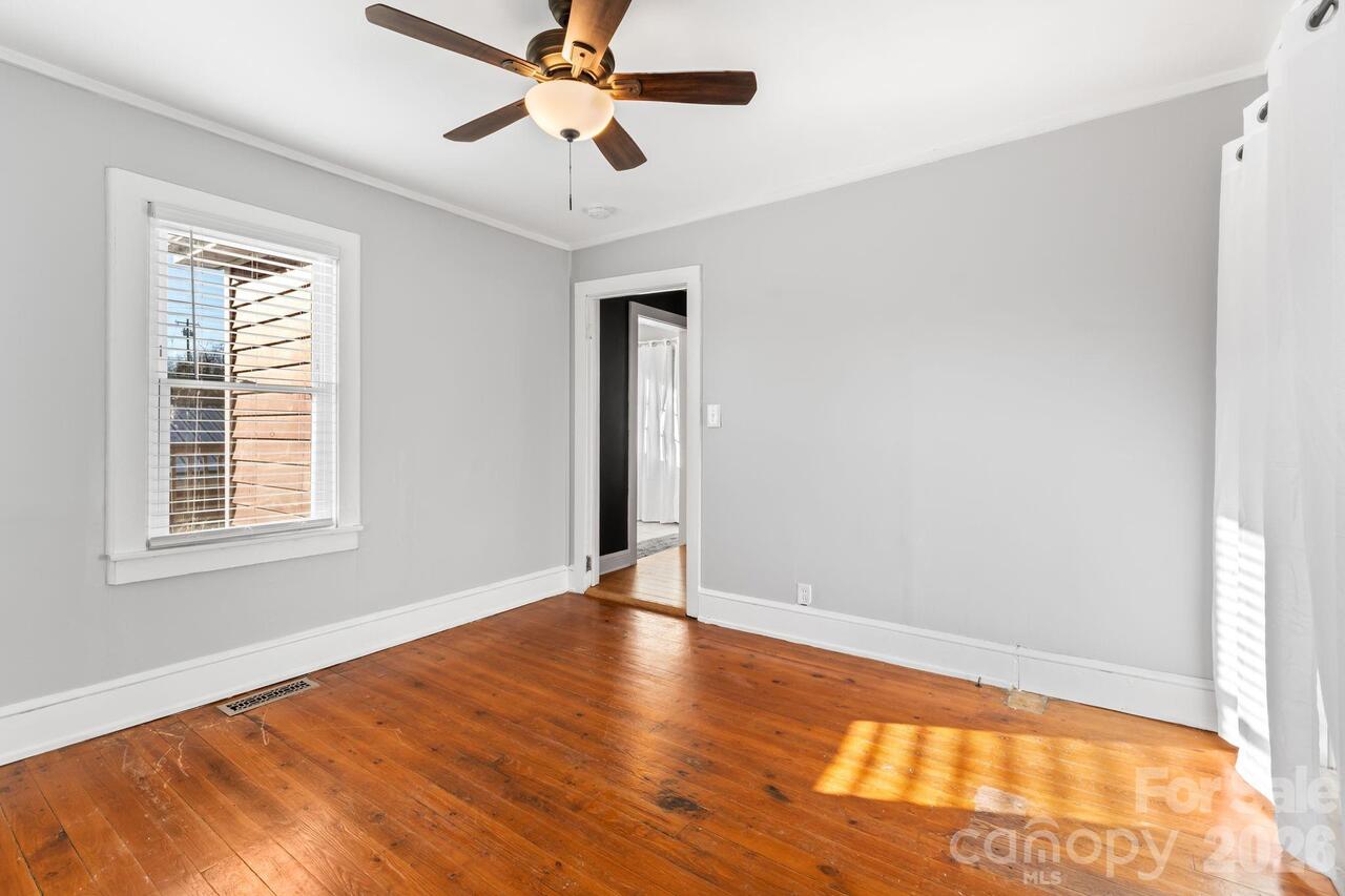 Listing Photo 17