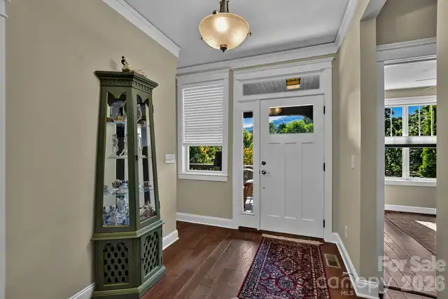 Listing Photo 8