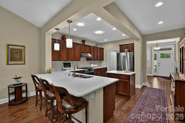 Listing Photo 11