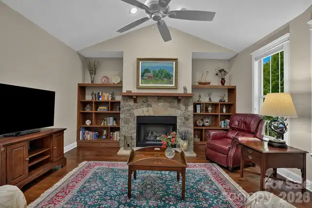 Listing Photo 13