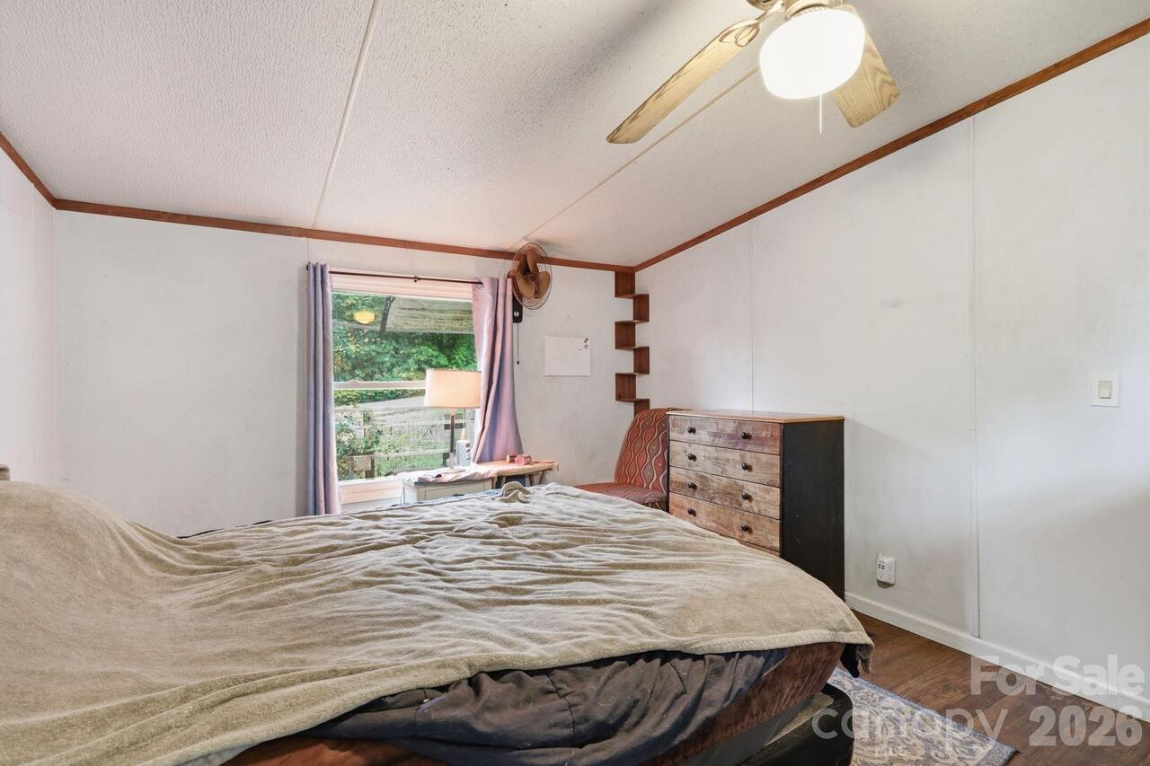 Listing Photo 10