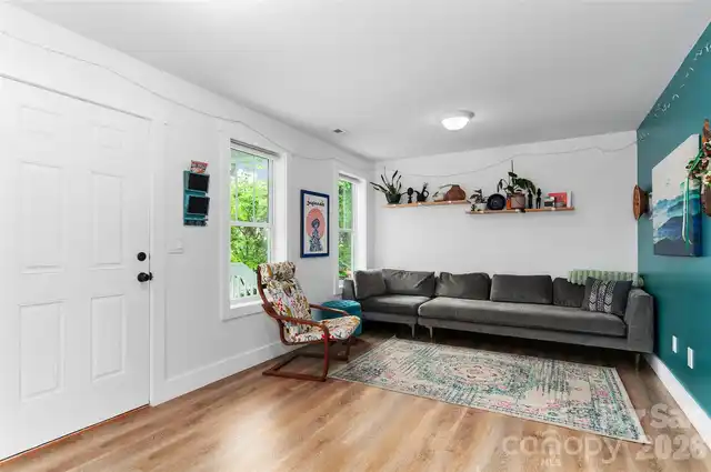 Listing Photo 8