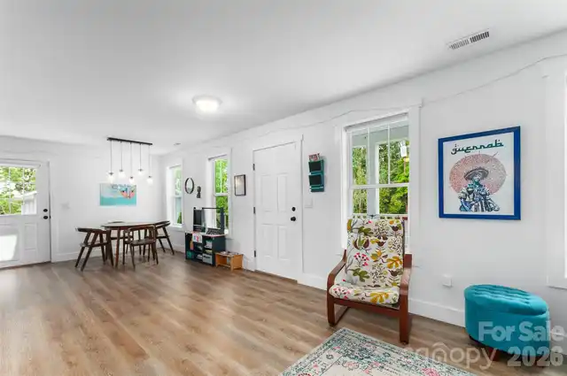 Listing Photo 11
