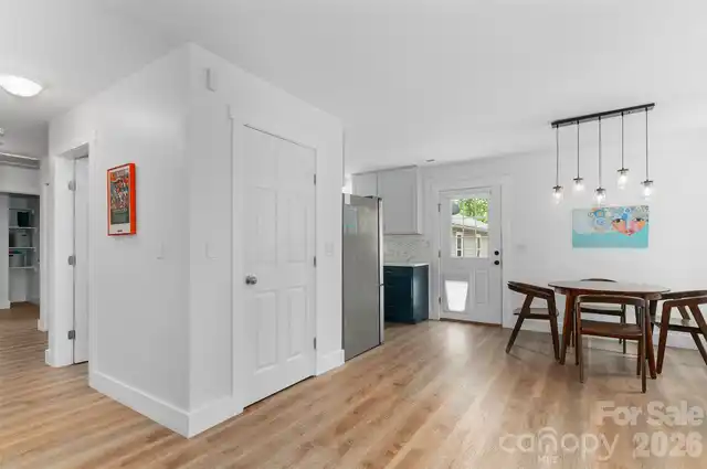 Listing Photo 12