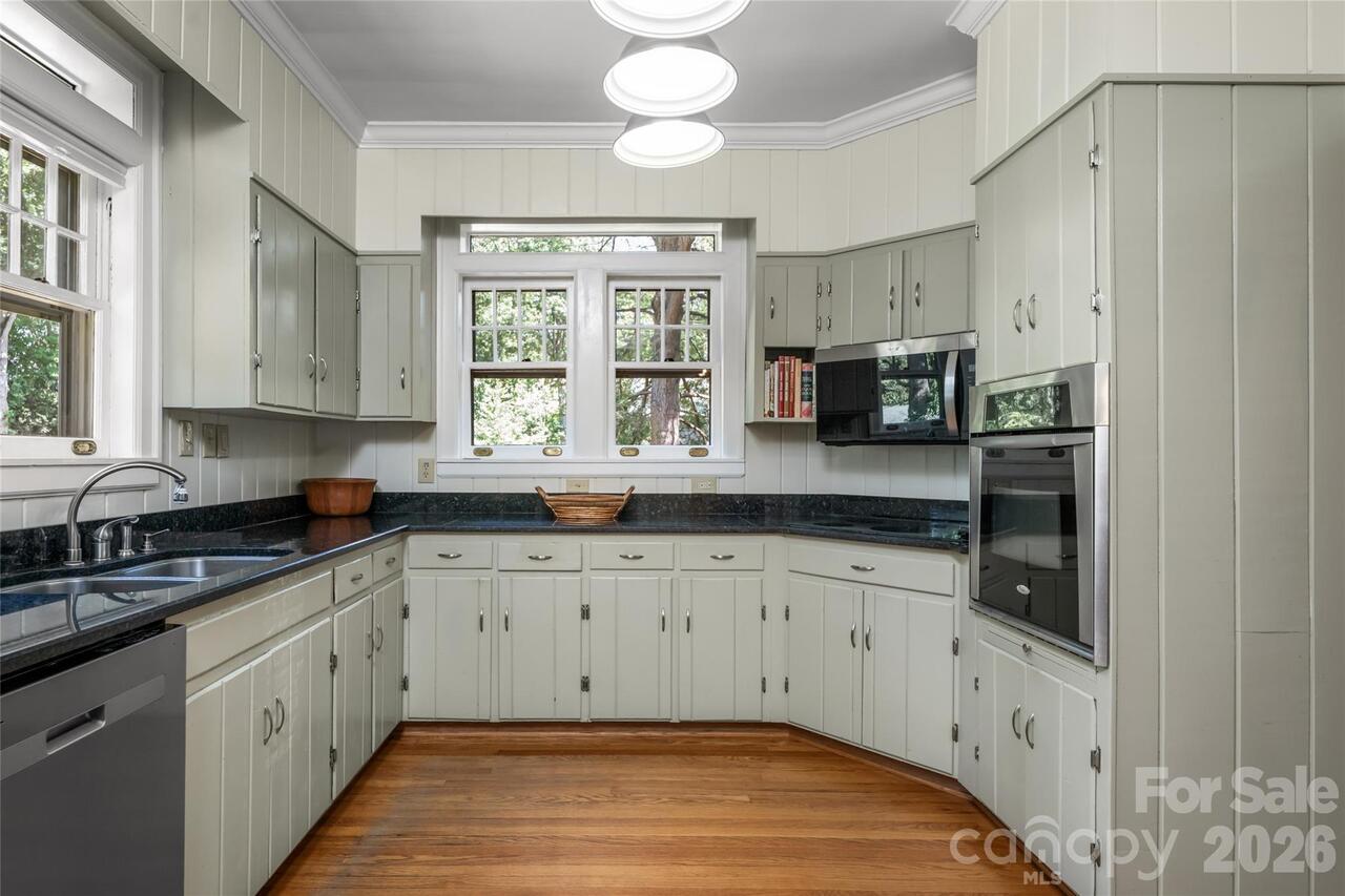 Listing Photo 17