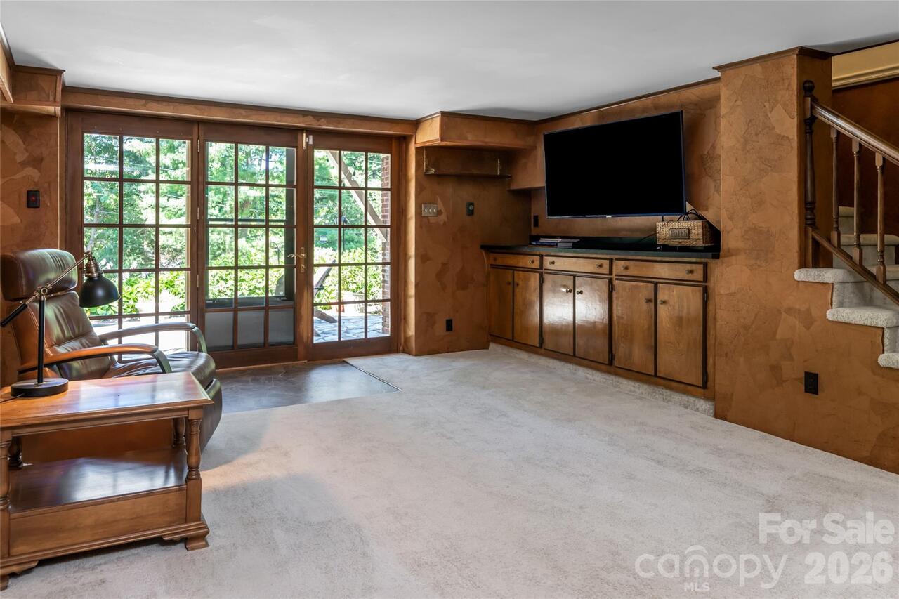 Listing Photo 33