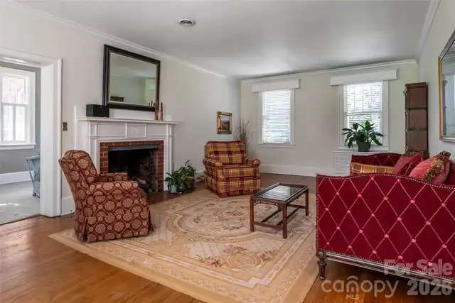 Listing Photo 8