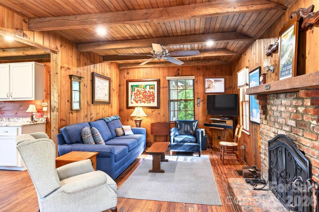 Listing Photo 9