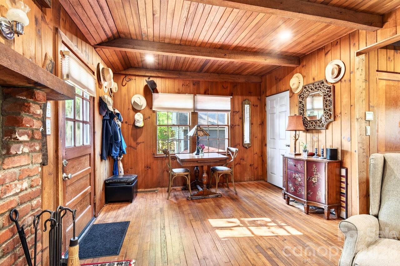 Listing Photo 16