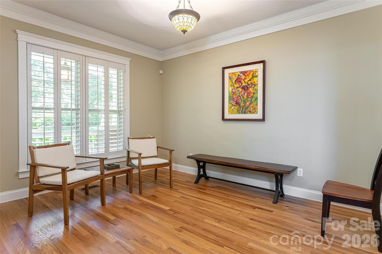 Listing Photo 8