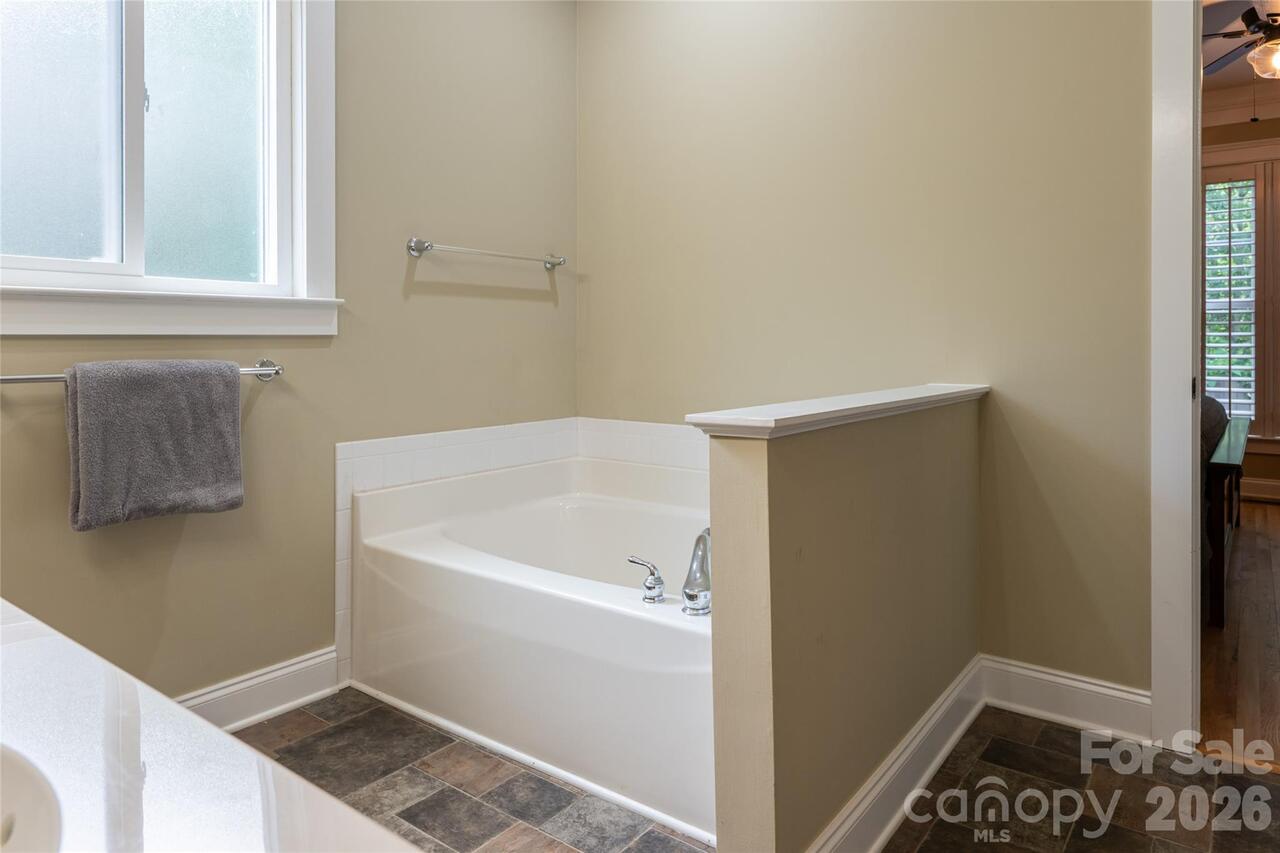 Listing Photo 29