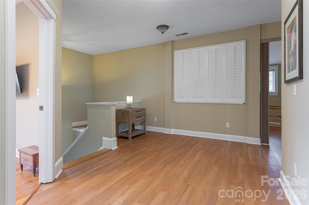 Listing Photo 33