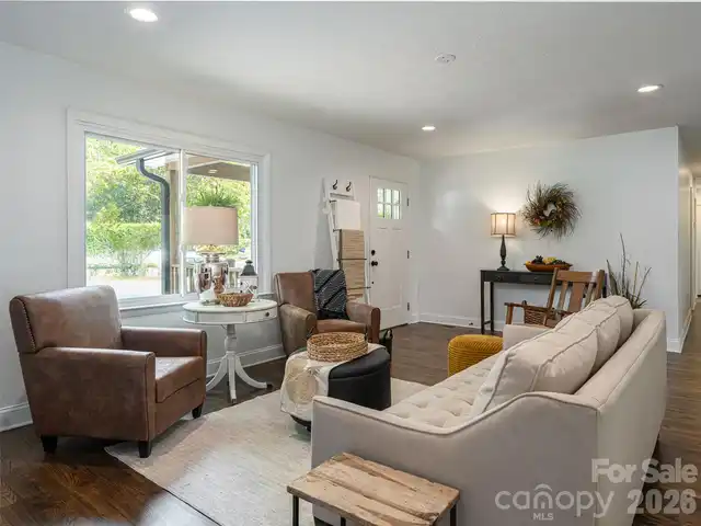 Listing Photo 6