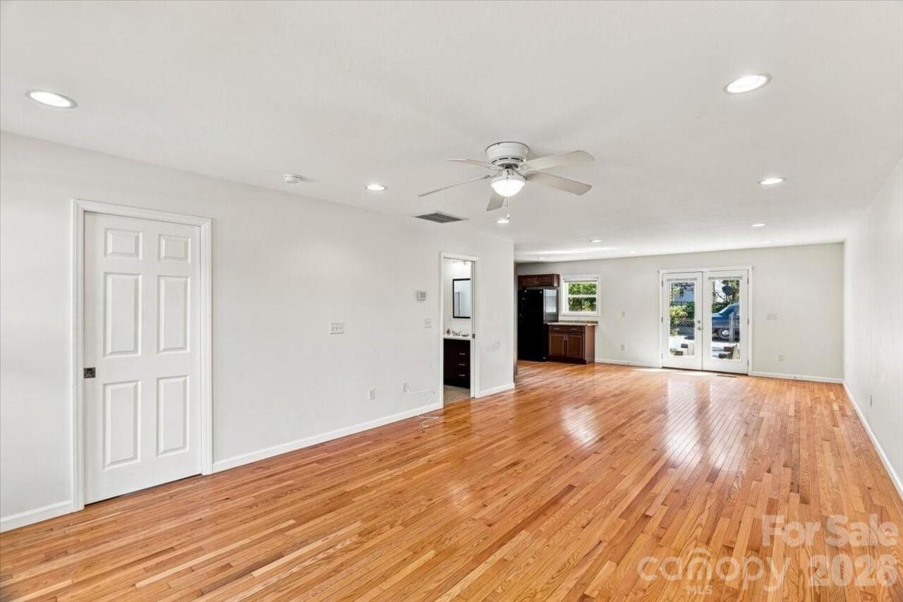 Listing Photo 15