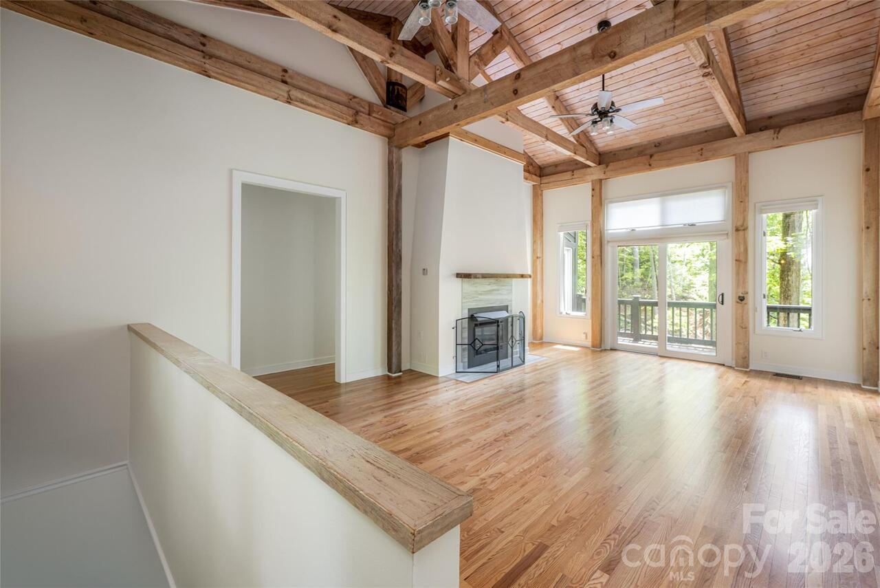 Listing Photo 11