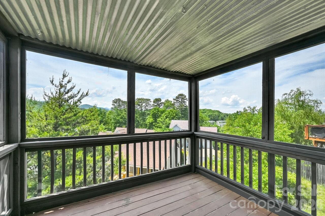 Listing Photo 9