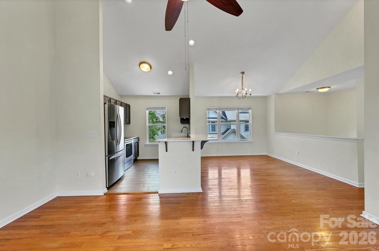 Listing Photo 10