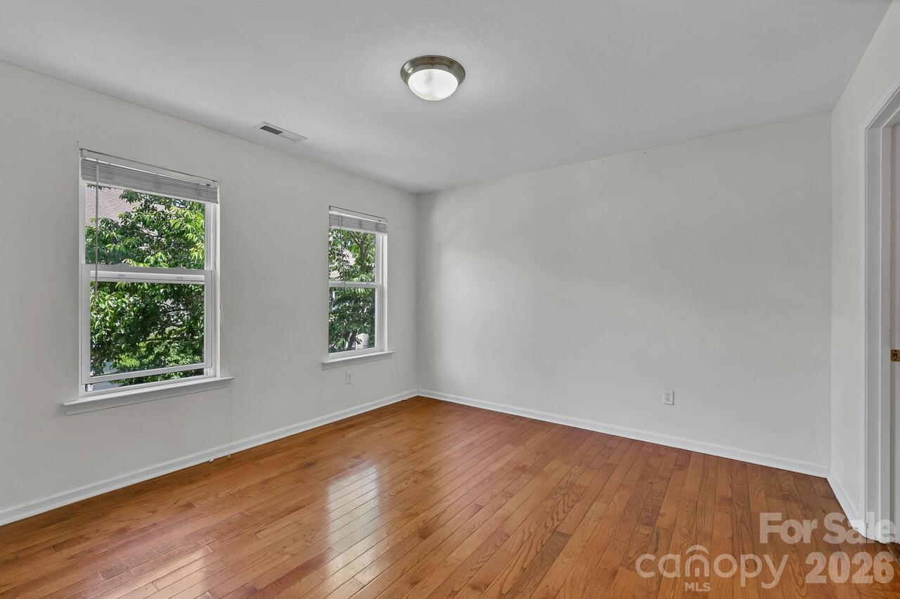 Listing Photo 17