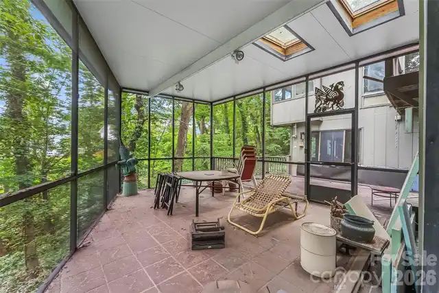 Listing Photo 14