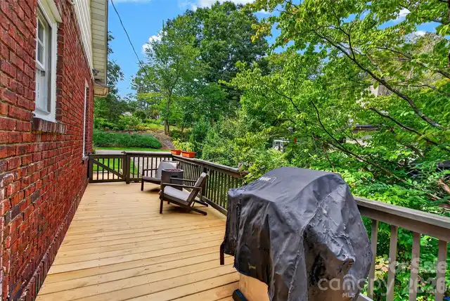Listing Photo 16