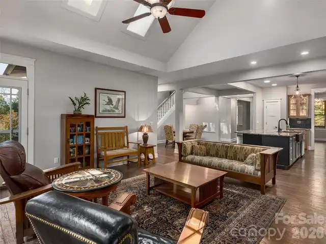 Listing Photo 15