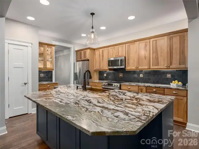 Listing Photo 18