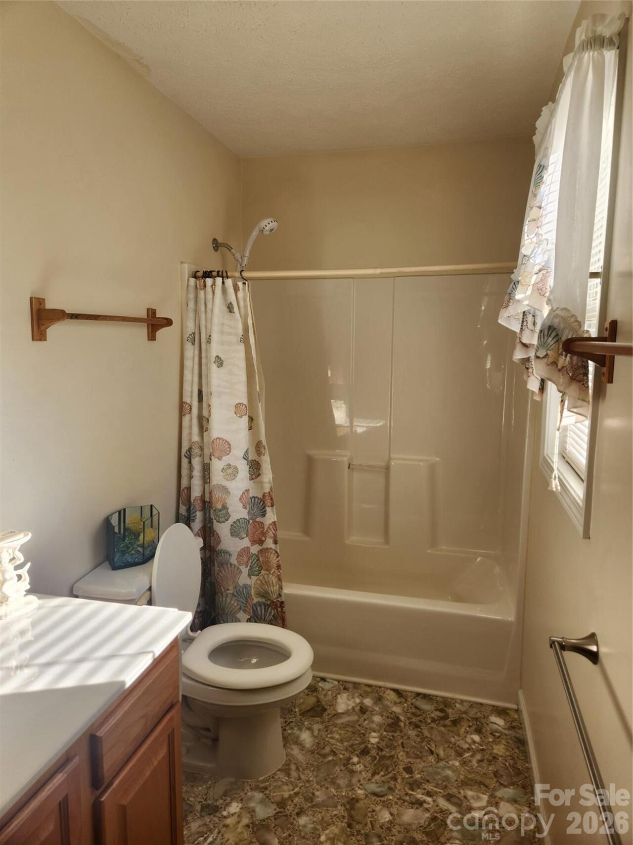 Listing Photo 6