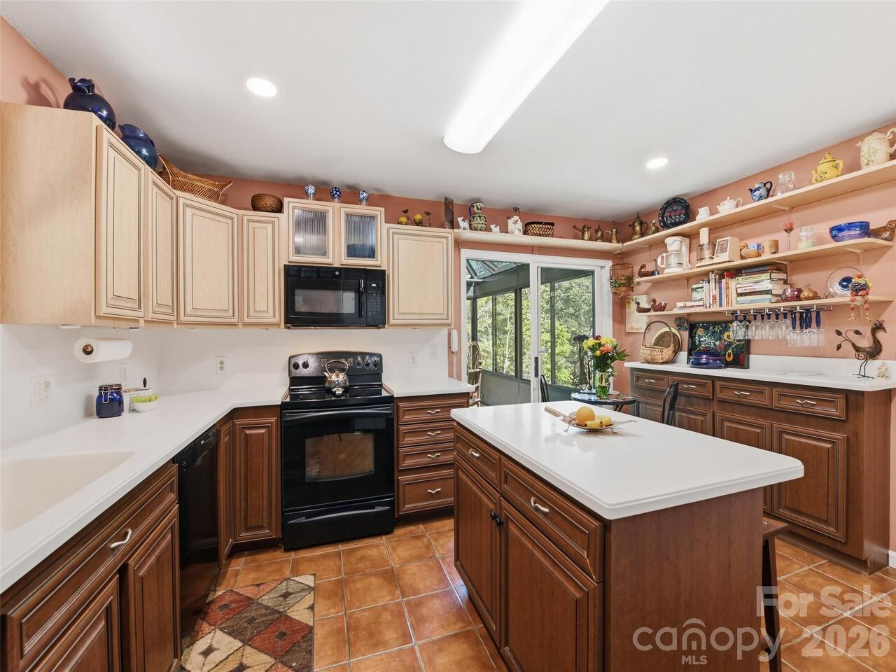 Listing Photo 9