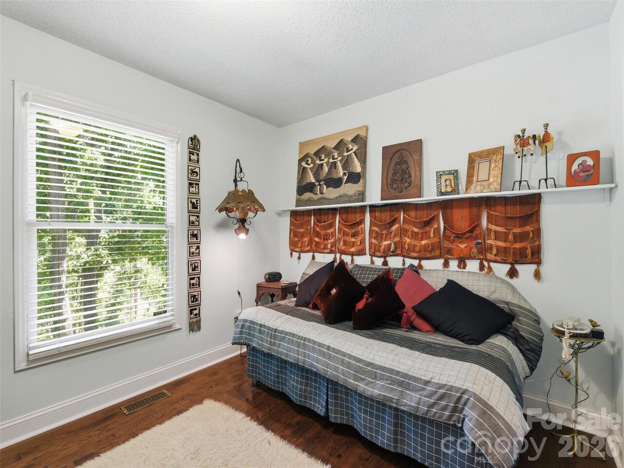 Listing Photo 19